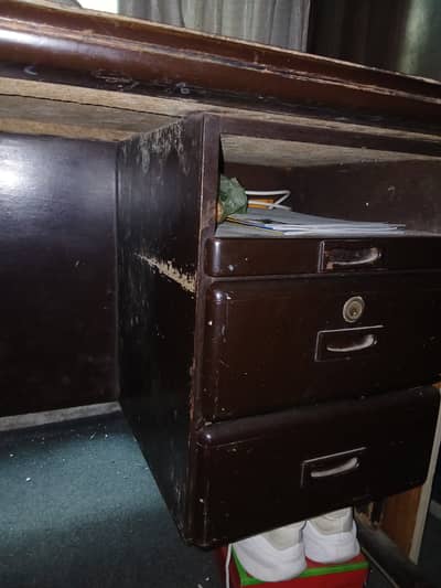 Office table for sale Near UMT
