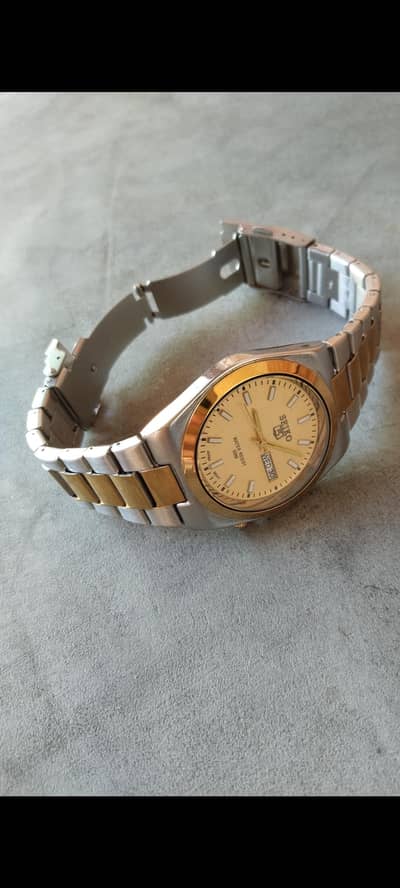 Seiko 5 quartz Japan movement