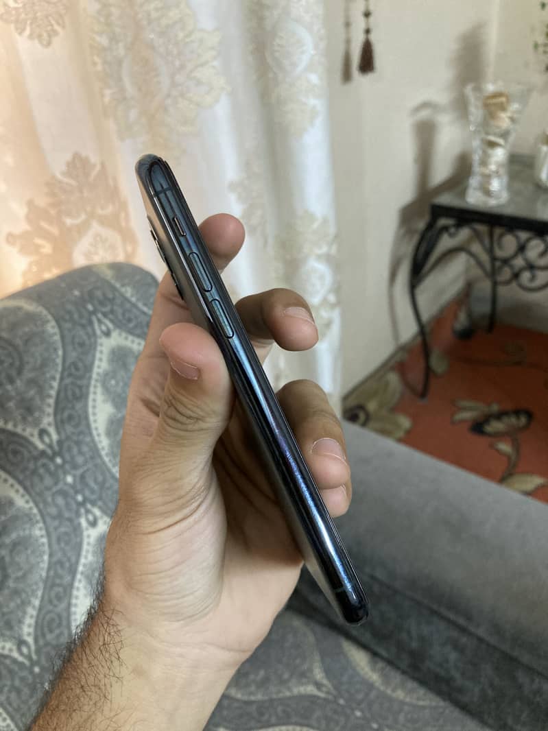 iPhone 11 Pro 3
