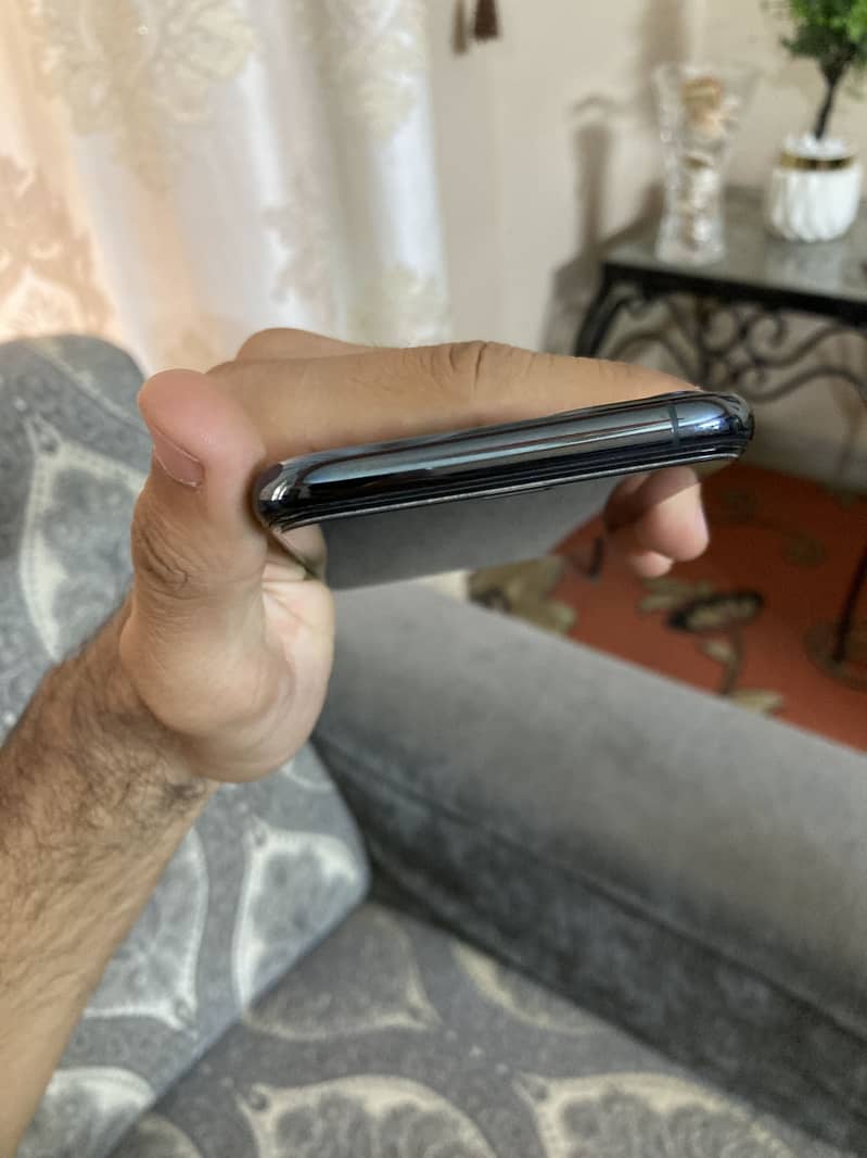 iPhone 11 Pro 6