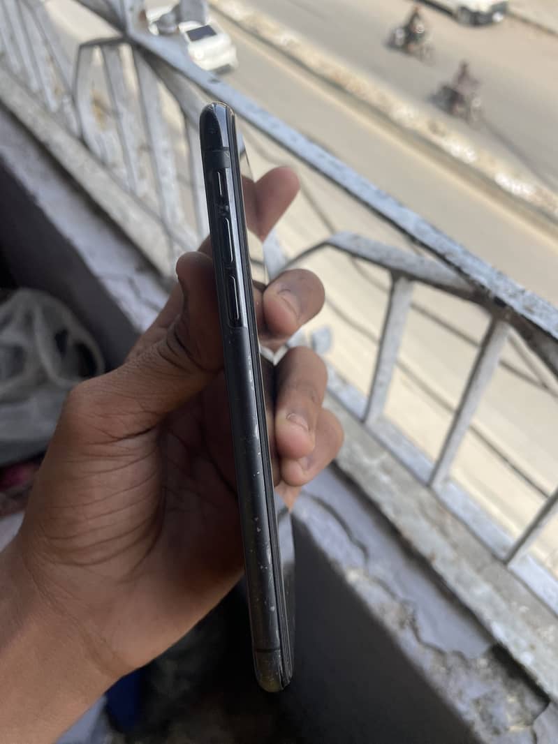 IPHONE X 4