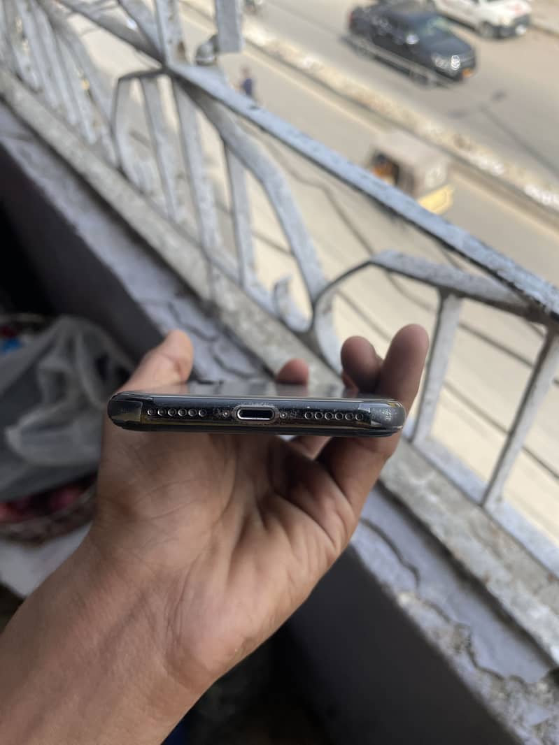 IPHONE X 7