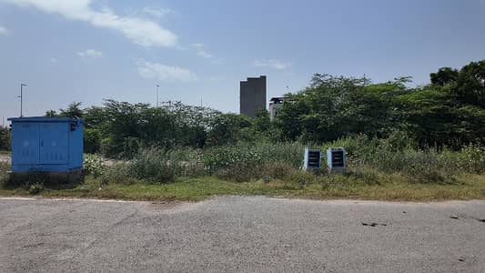 DHA PHASE 7 CCA 4 , 8 MARLA COMMERCIAL PLOT POSSESSION AVAILABLE FOR SALE ON INVESTOR PRICE