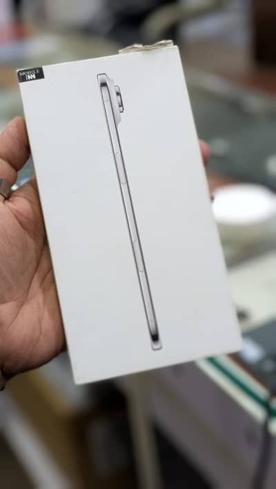 Box Pack Apple Iphone Air 256GB Cloud White Factory Unlock NON Active