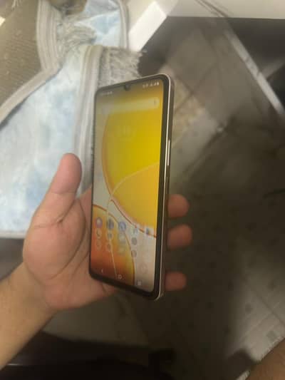 Y04 phone