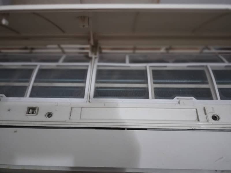 Gree Split AC 1.5 tons 3