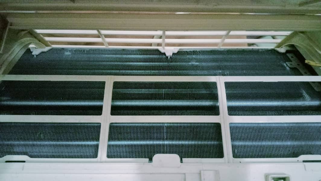 Gree Split AC 1.5 tons 8
