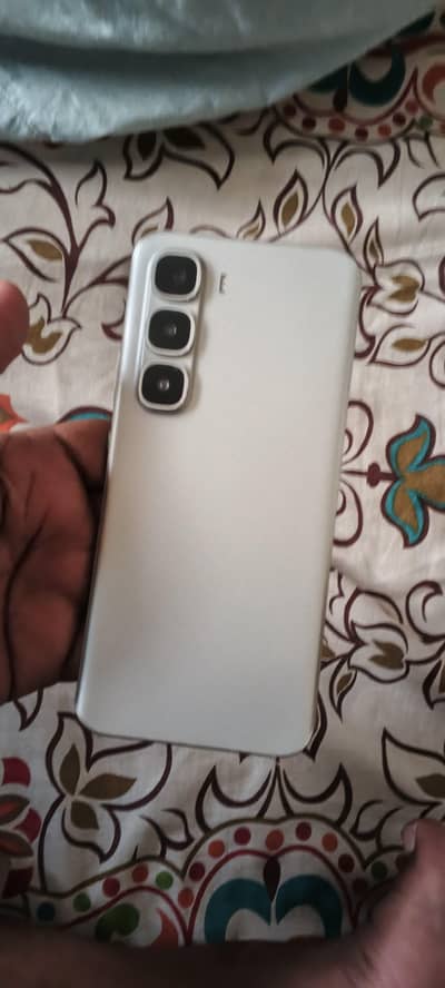 Hot 60 pro plus 8+8+256