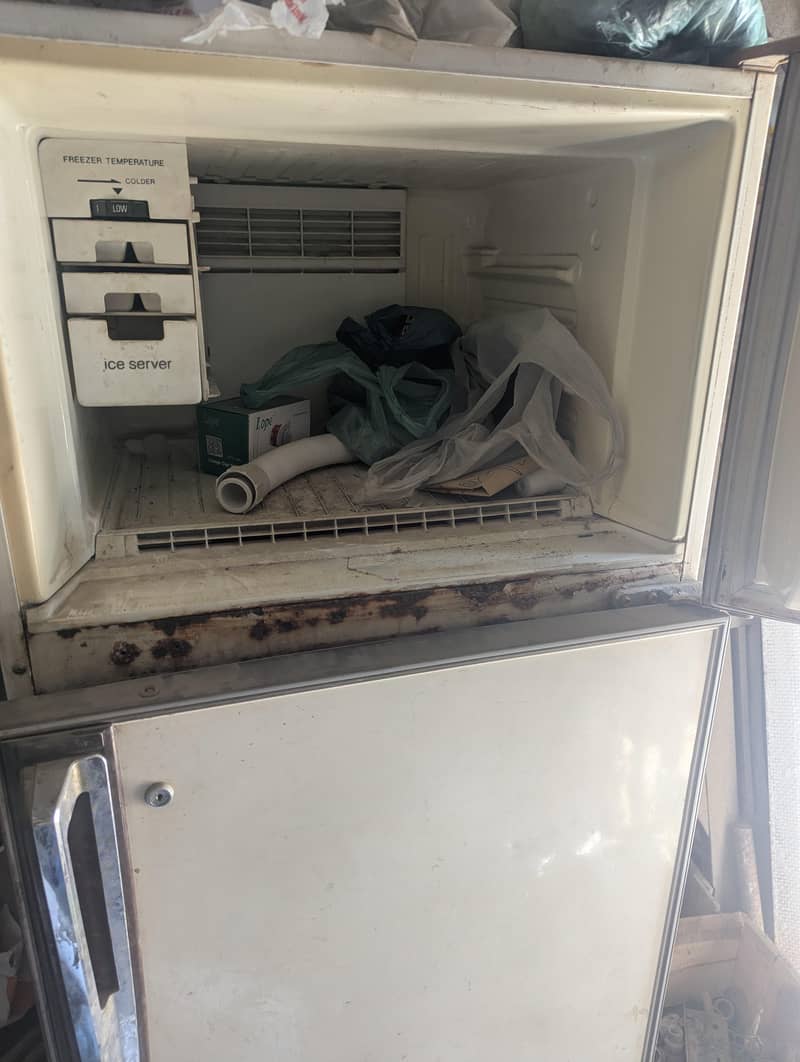 Refrigerator 1
