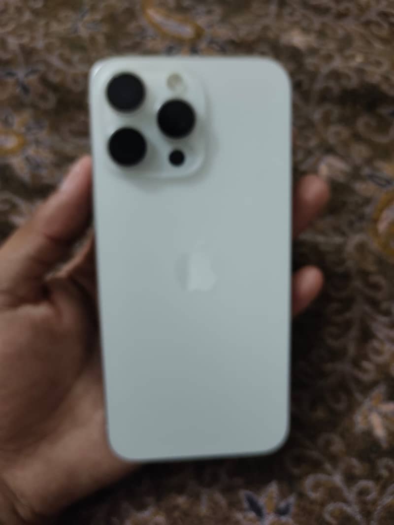 Apple iPhone 15 Pro Max 0
