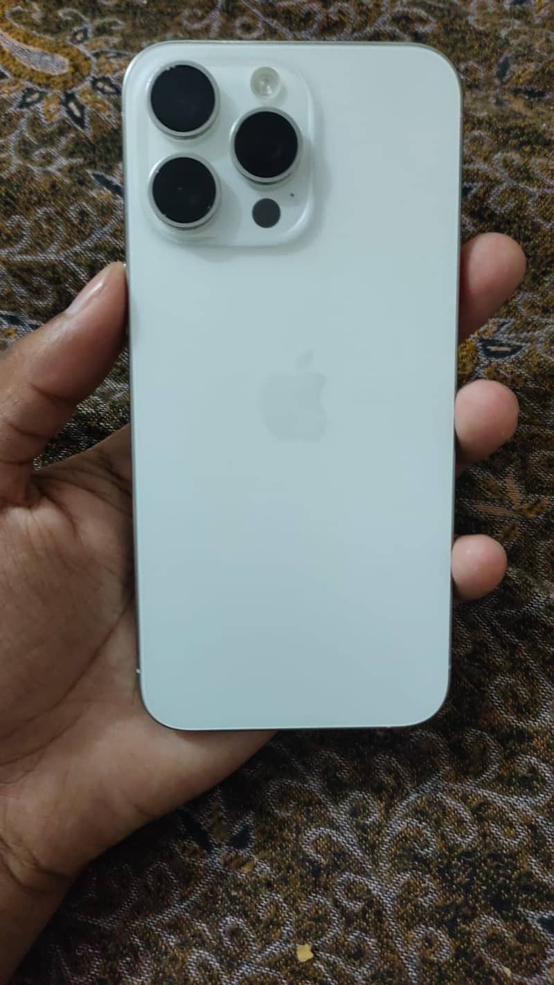 Apple iPhone 15 Pro Max 1