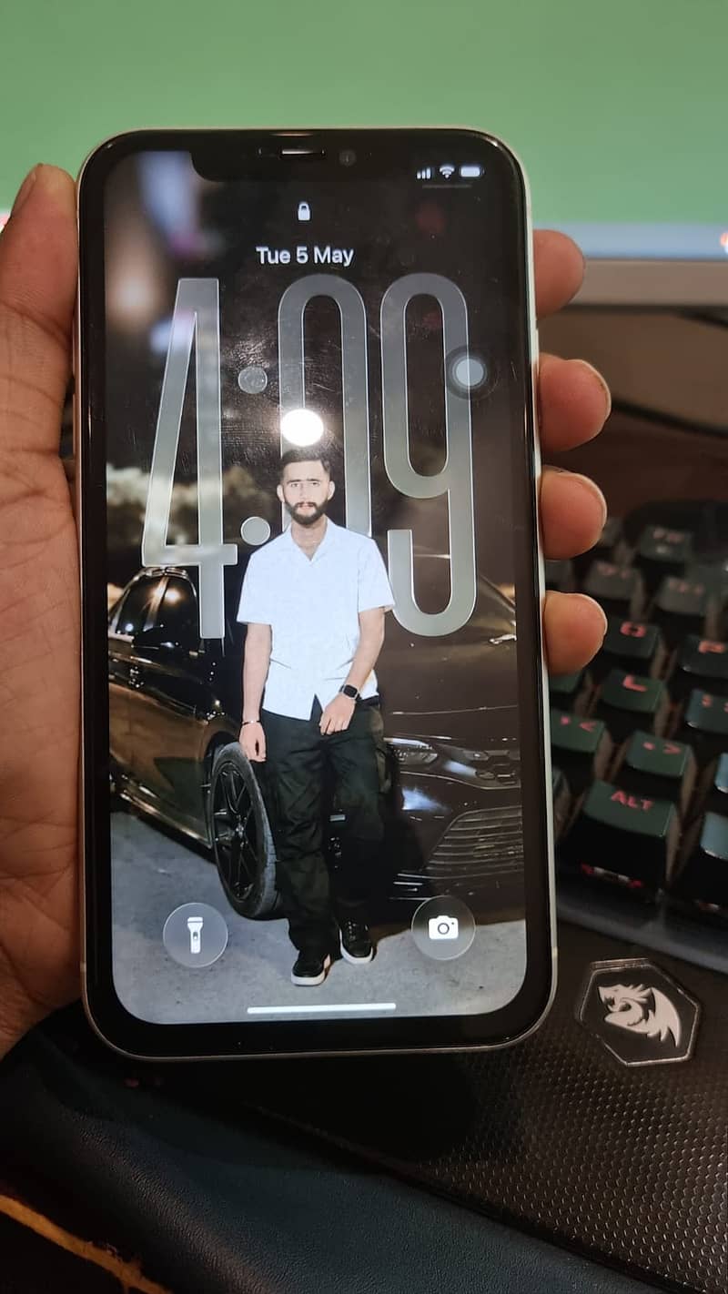 Apple iPhone 11 0