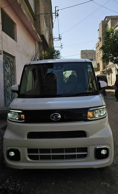 Daihatsu tanto pearl white like N WGN Roomy Roxy