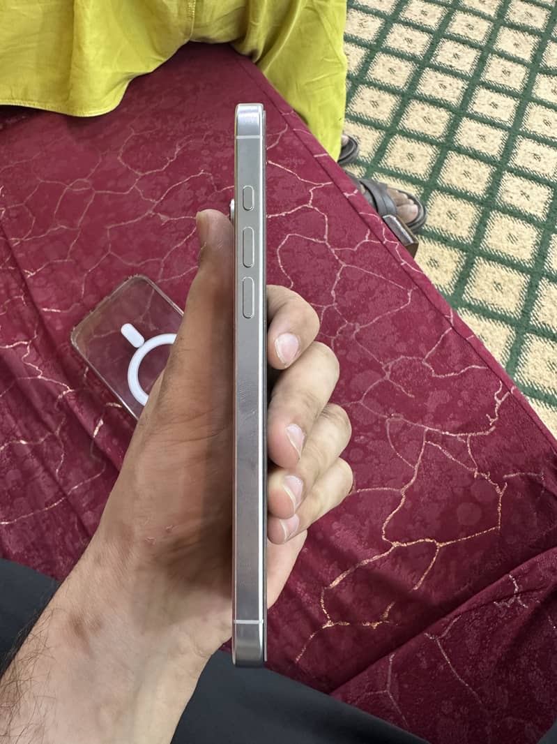 Ip 16 pro max jv 1