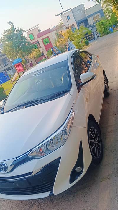 yaris car 03258828909per rabta kry