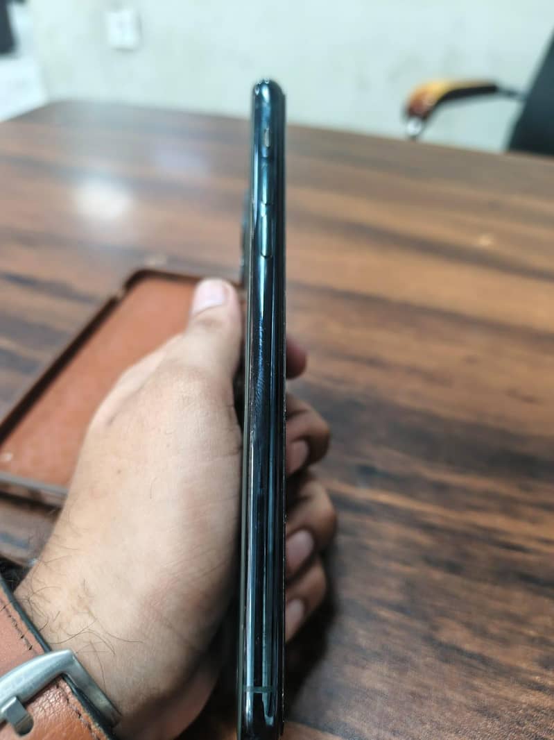 IPHONE 11 PRO MAX 3
