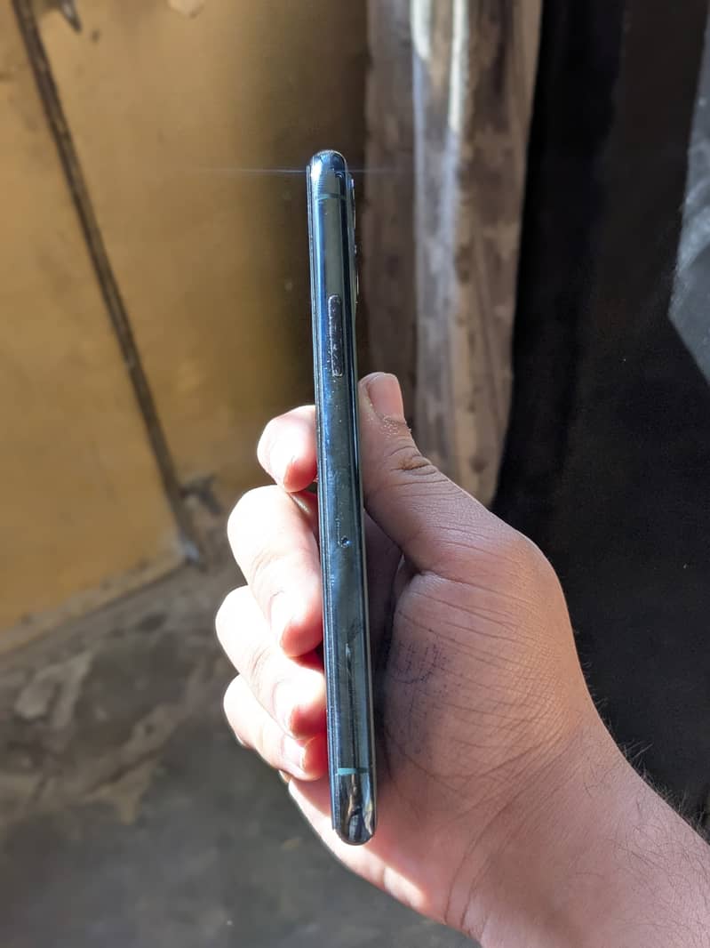 iPhone 11 Pro 2