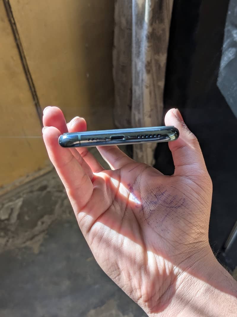 iPhone 11 Pro 3