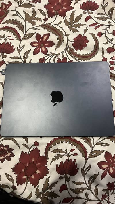 Macbook air M2 13.6 inch