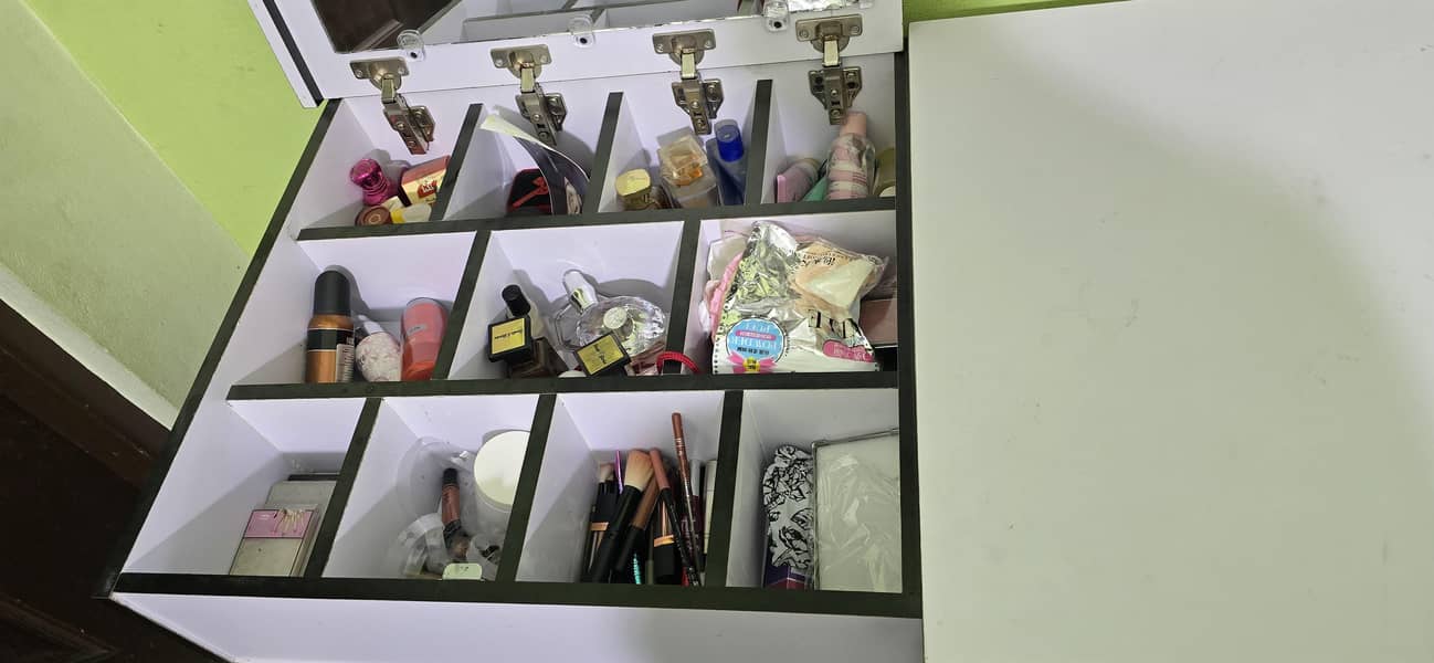 dressing table 2
