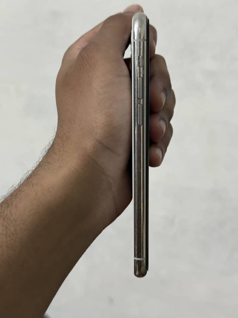 iPhone 11pro 4