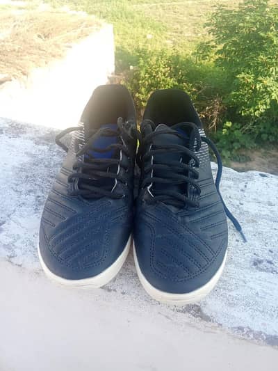 Black Gripper Shoes – Non-Slip, Comfortable & Lightweight