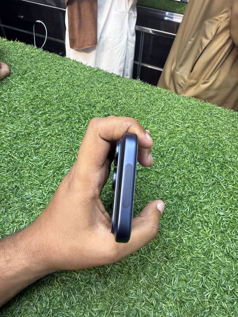 iPhone 17 Pro 4