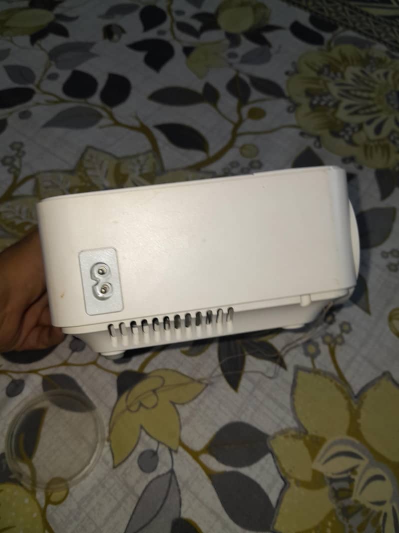 mini projector 2