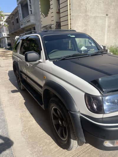 I am selling my hilux surf toyota corolla SSG 2000 modle