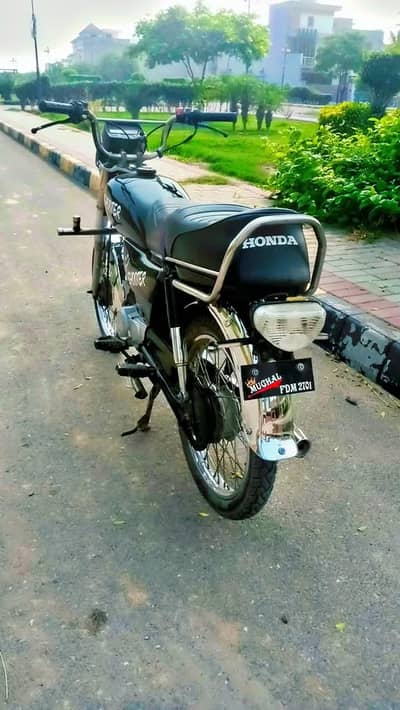 all okay bike seal pack engine tyre tube har Tarah se okay hai 100%