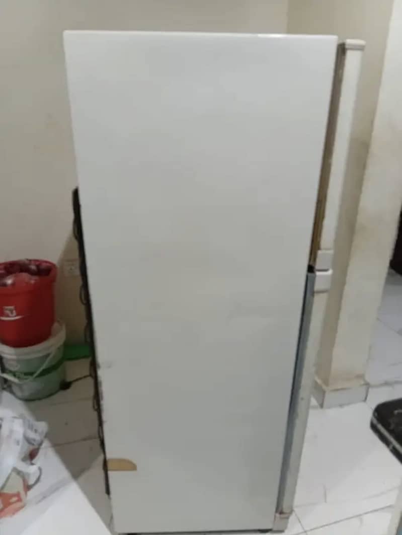 DAWLANCE  FRIDGE 1
