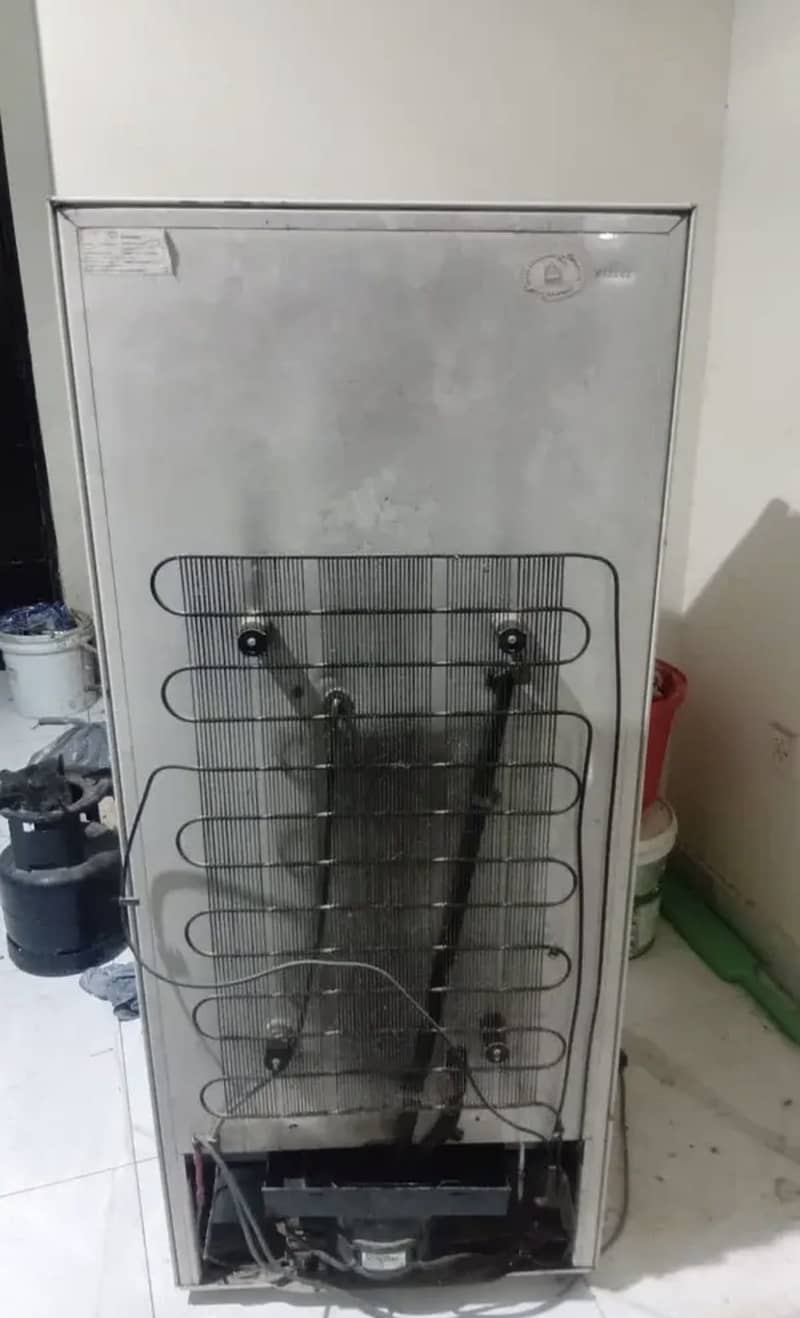 DAWLANCE  FRIDGE 2