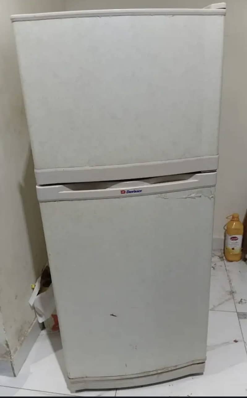 DAWLANCE  FRIDGE 4
