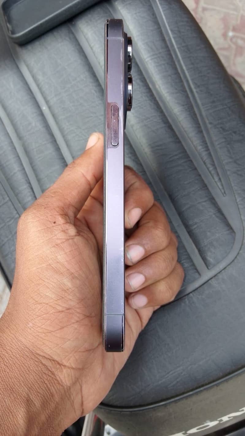 iPhone 14 Pro 0