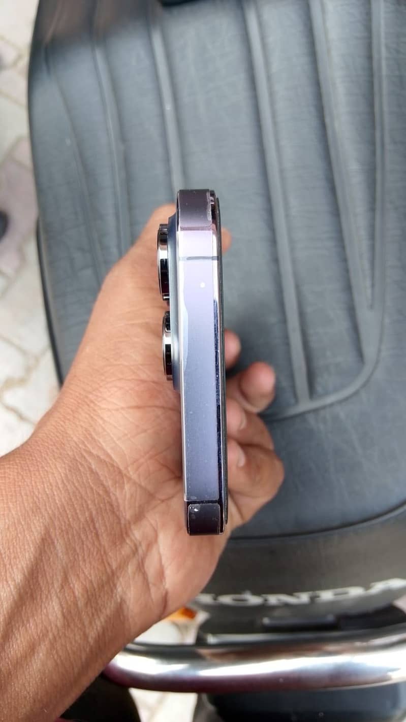 iPhone 14 Pro 2