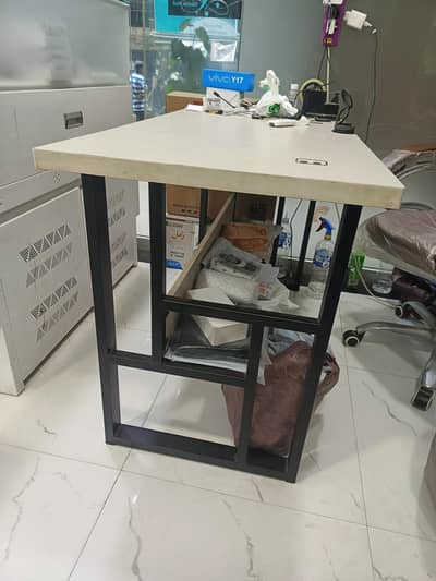 Office Table 4ft by 2ft