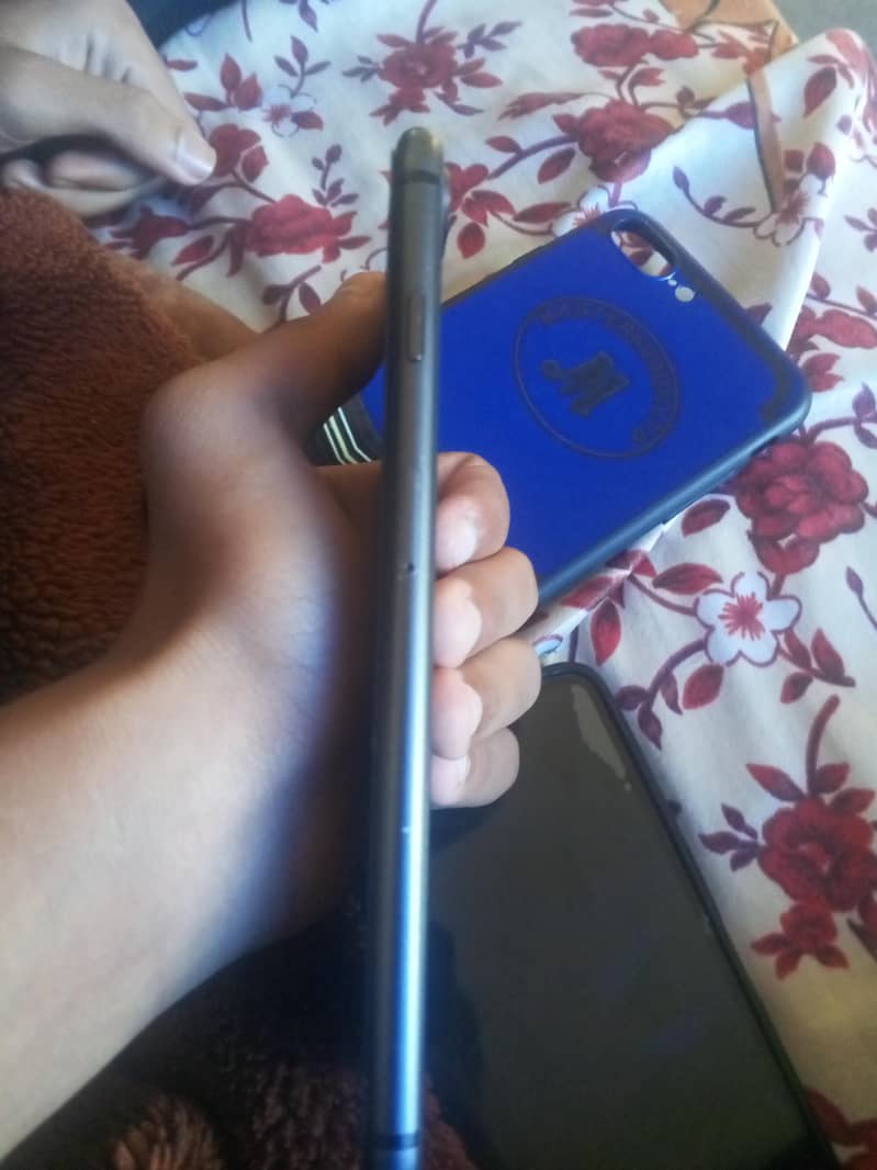 iphone 8+ 1