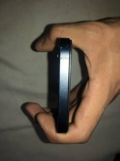 i phone 12 by pas 64 gb only what apo par rabta kar ryan 03265391656