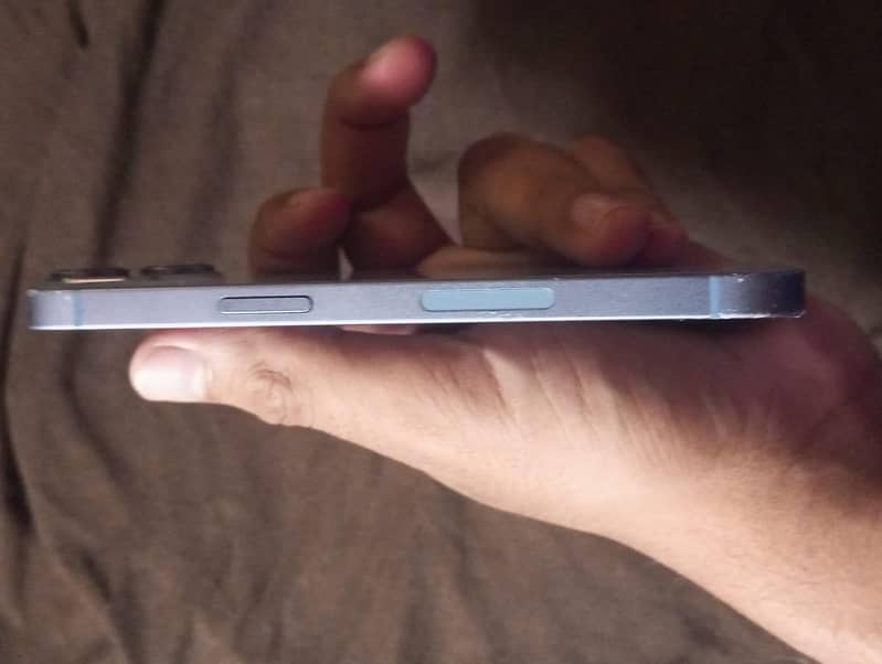 iPhone 14 2