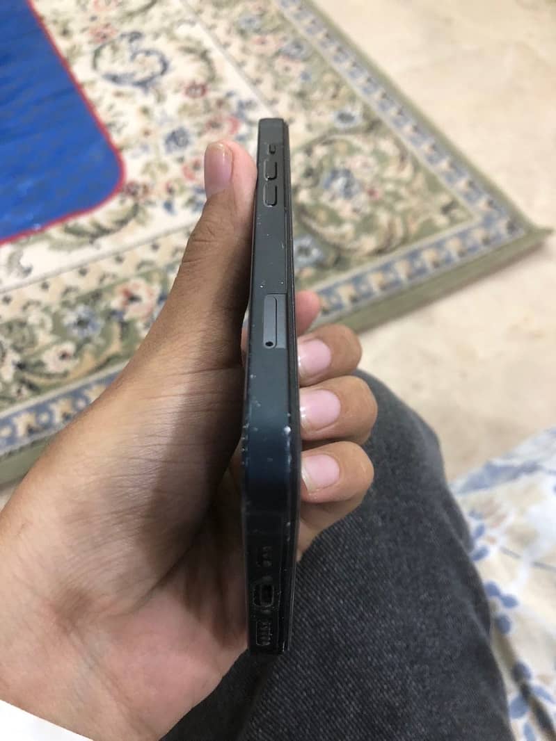 iPhone 13 5