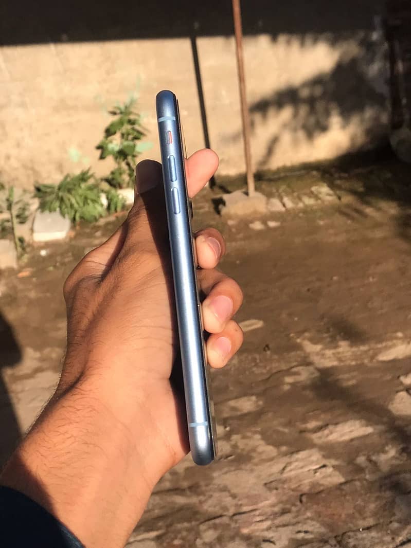 iPhone XR 5