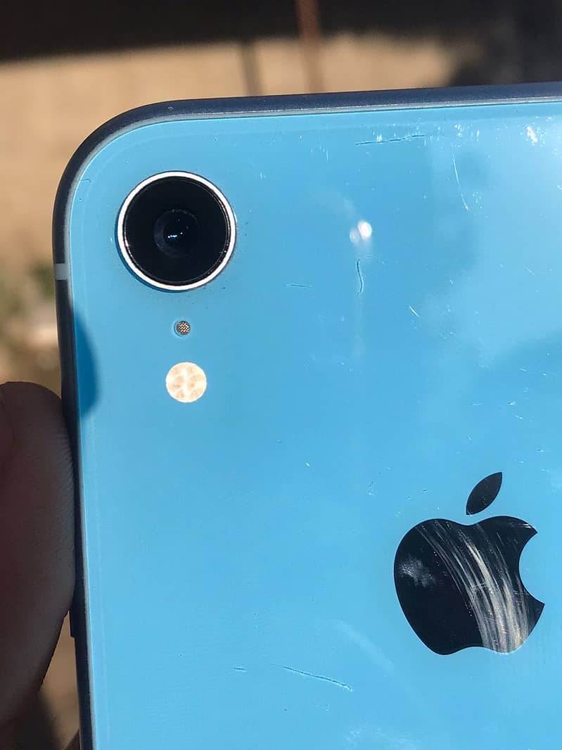iPhone XR 9