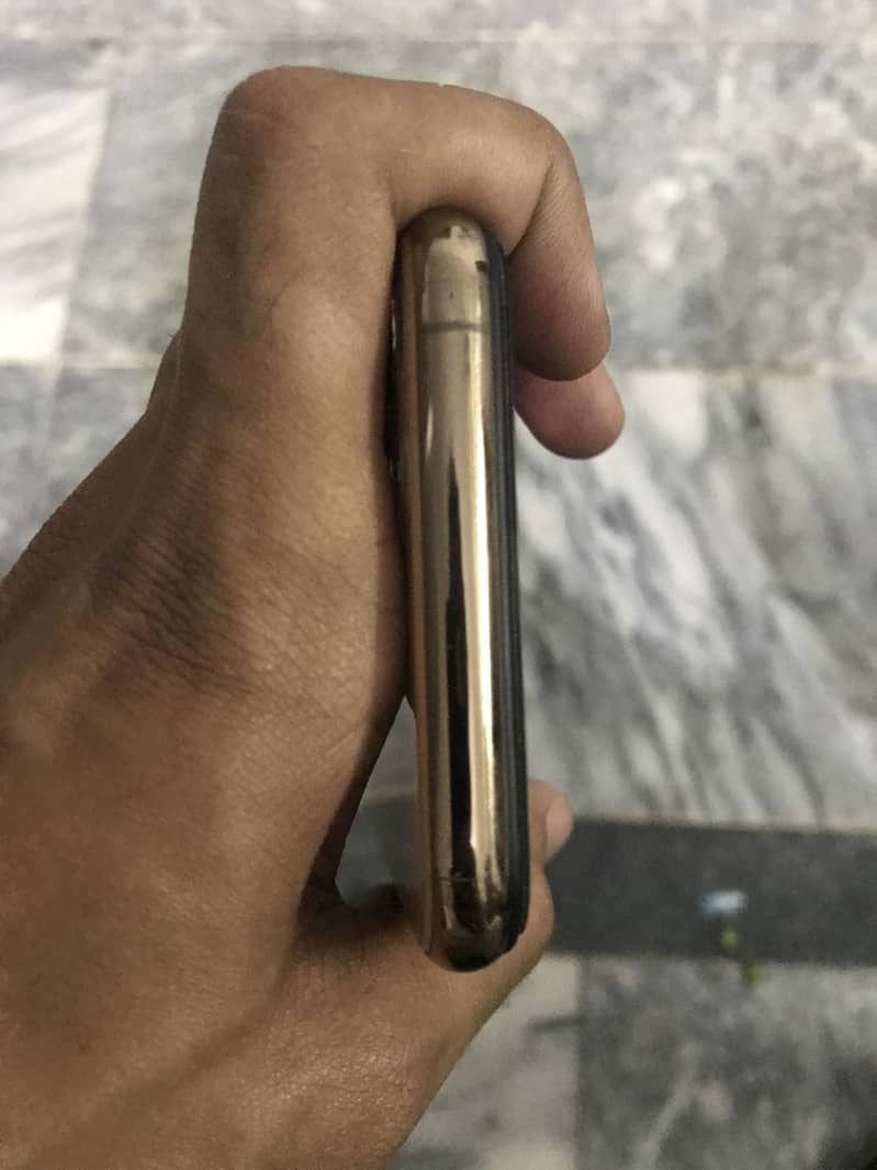 Iphone 11 pro 4