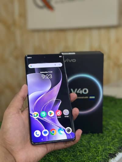 VIVO V40 | 12GB RAM | 256GB STORAGE | DUAL SIM | WITH BOX & CHARGER