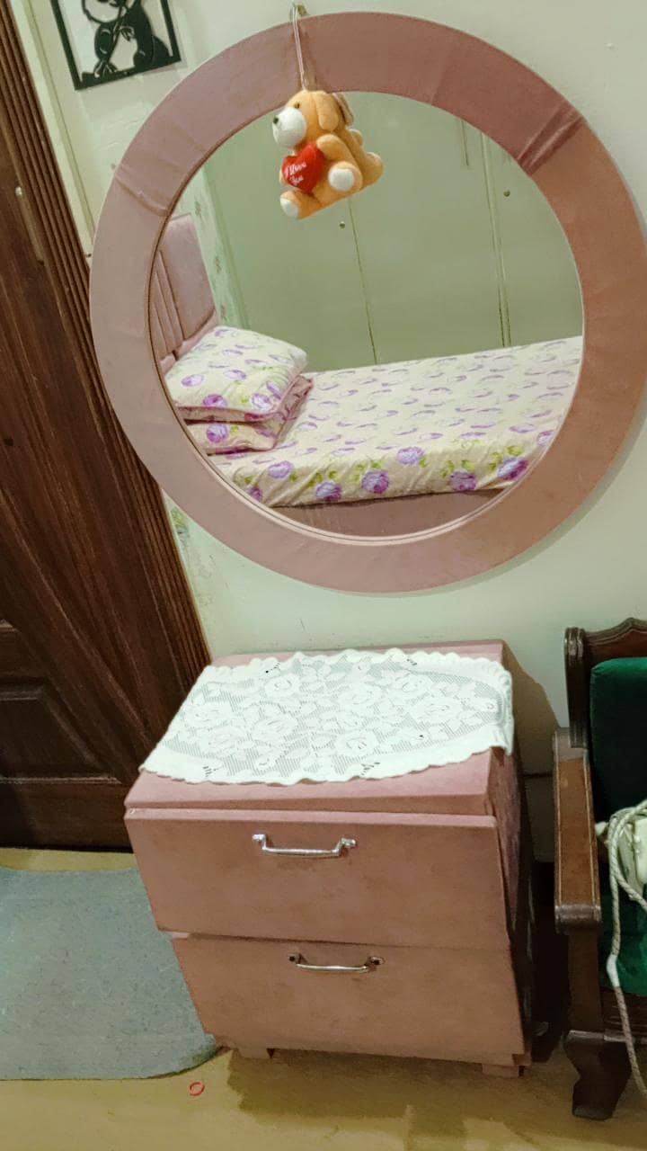 single bed/ bed 2