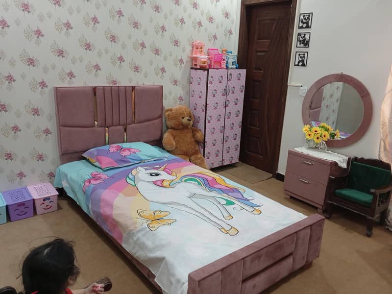 single bed/ bed 3
