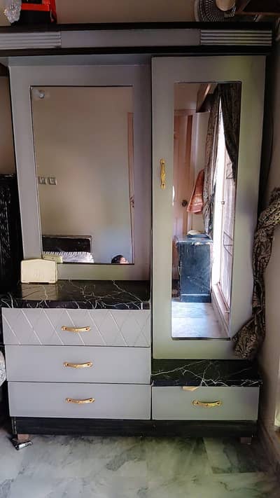 Dressing Table for Sale – Good Condition – Urgent Sale