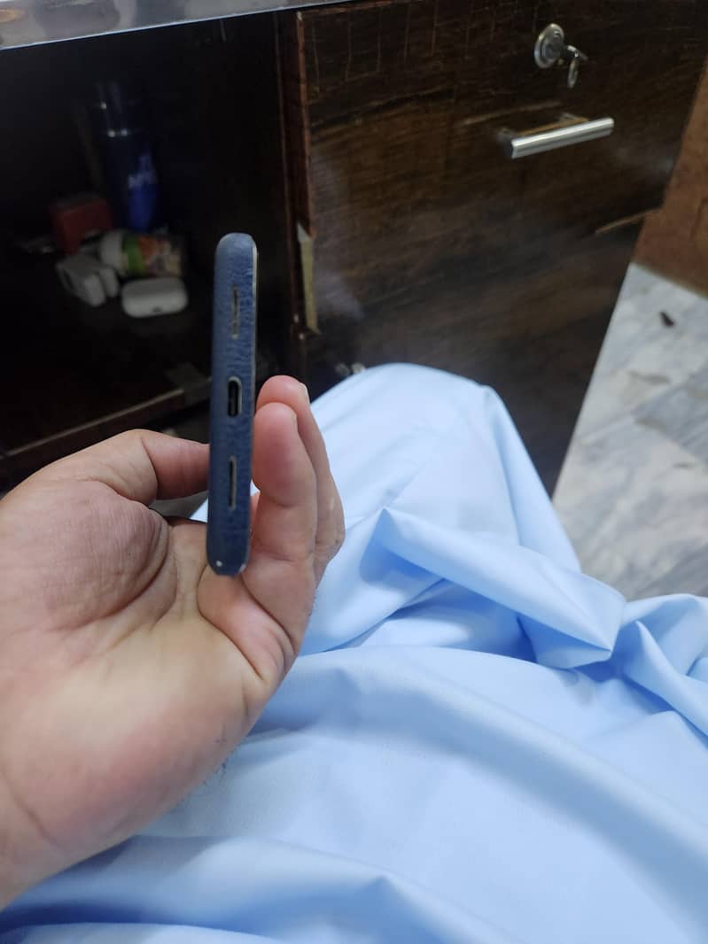 Google pixel 7pro 4