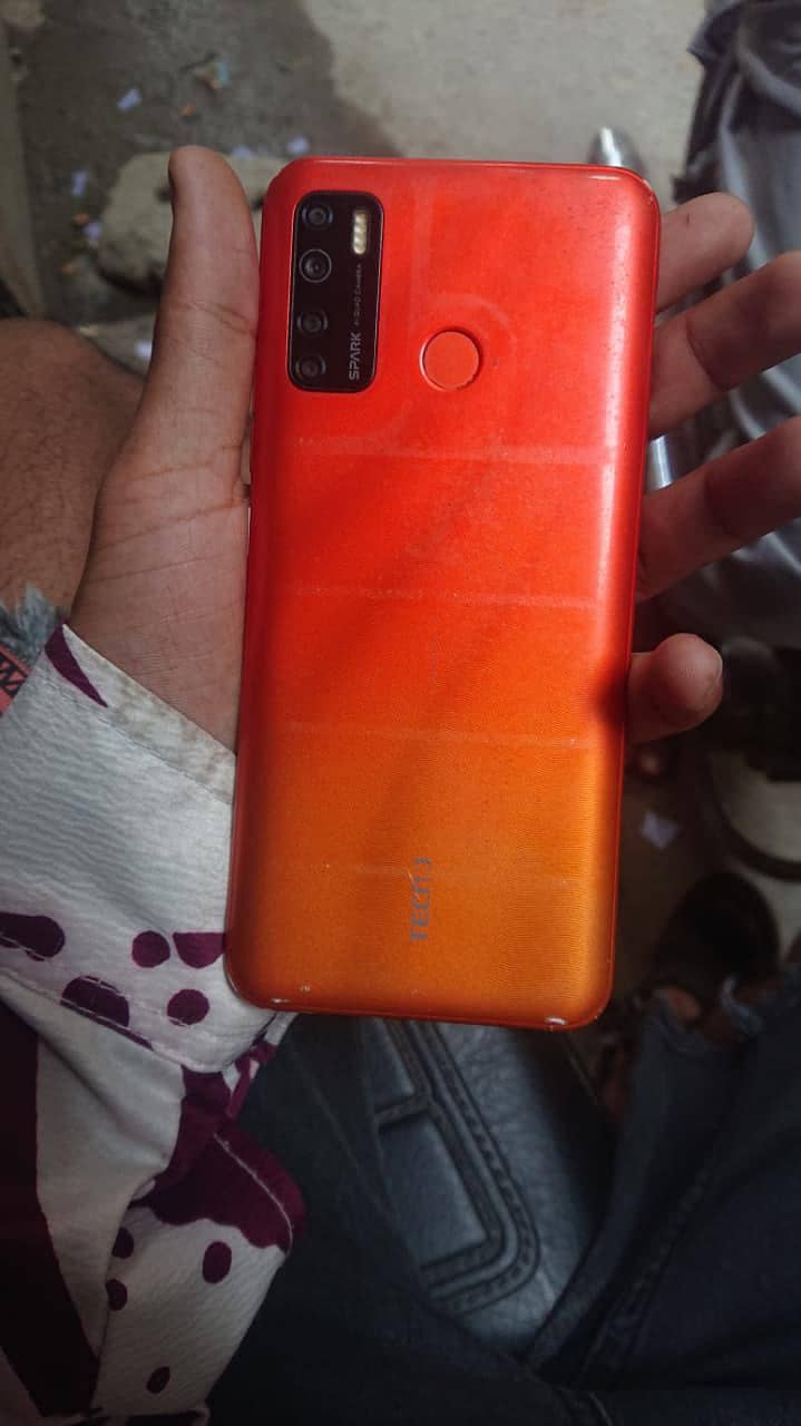 Tecno Spark 5pro 0