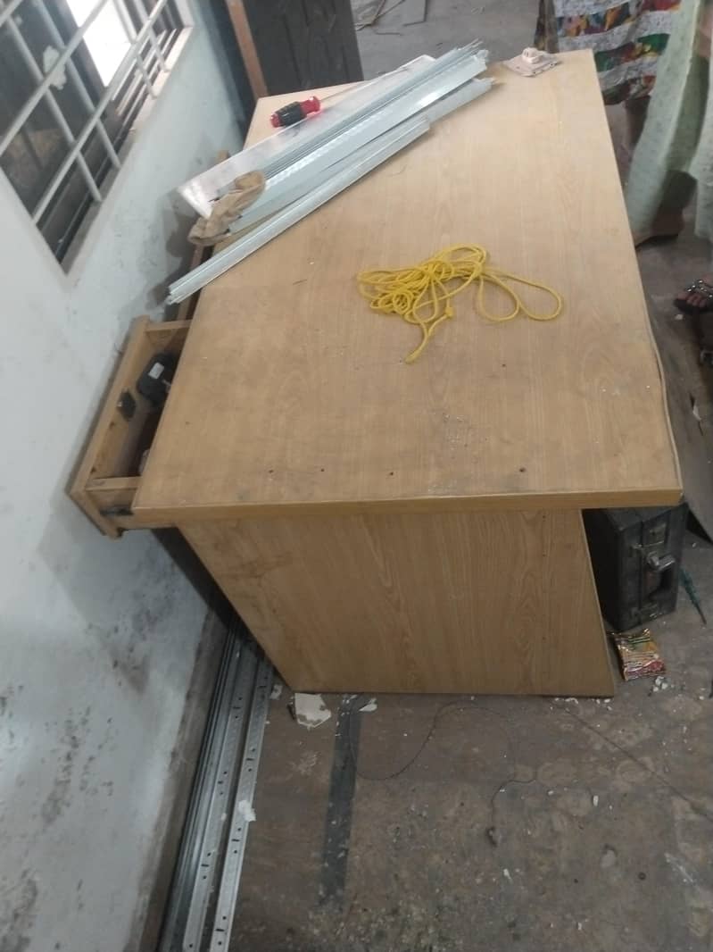computer table 3